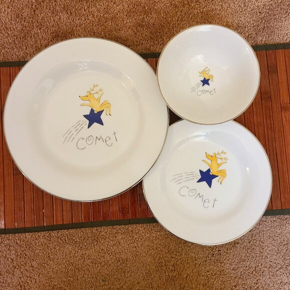 Pottery Barn Matching Reindeer Salad Plates/Dinner Plates/Bowls - 12 Pieces - Picture 7 of 11